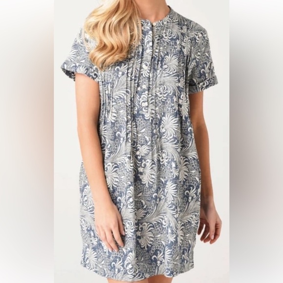 Faherty Dresses & Skirts - Faherty Navy and Cream Floral Dress